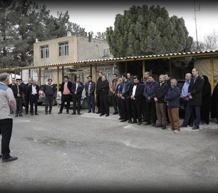 بازدید کارکنان آستان قدس رضوی از کارخانه هبلکس رضوی