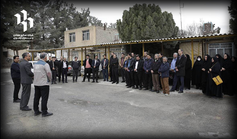 بازدید کارکنان آستان قدس رضوی از کارخانه هبلکس رضوی