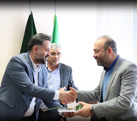 تجلیل از مهندسین شرکت صنایع معادن و عمران رضوی به مناسبت روز مهندس